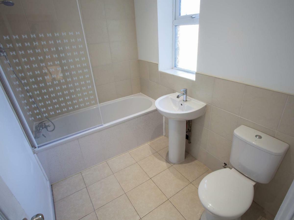 Crew Rooms Anfield Liverpool Exterior foto